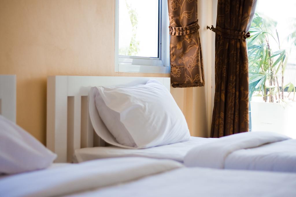 Boonsiri Boutique Hotel Sisaket Екстериор снимка