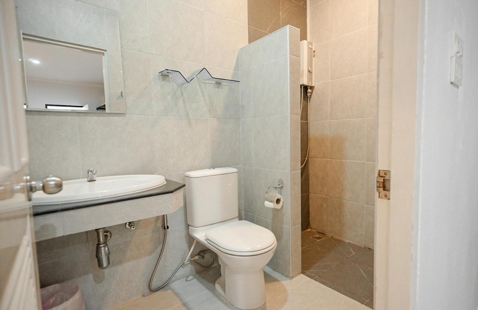 Boonsiri Boutique Hotel Sisaket Екстериор снимка